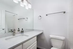 1645 W School St, Chicago, IL 60657 - Photo 13