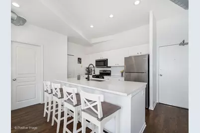 1645 W School Street #418, Chicago, IL 60657 - Photo 3