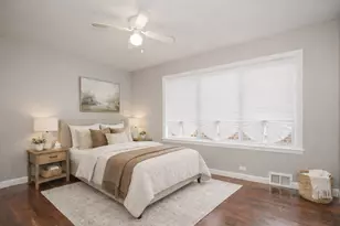 9111 S Kingston Ave, Chicago, IL 60617 - Photo 9