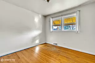 7528 Kenneth Ave, Skokie, IL 60076 - Photo 19