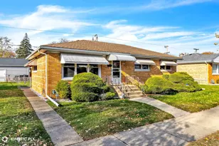 7528 Kenneth Ave, Skokie, IL 60076 - Photo 1