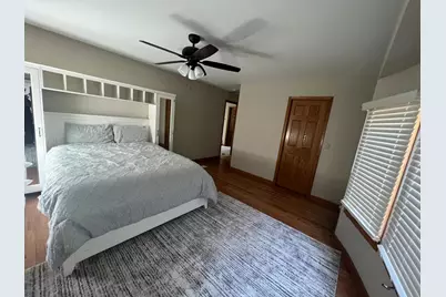 2220 Eastview Drive, Des Plaines, IL 60018 - Photo 9