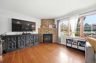 619 Joanne Ln, Dekalb, IL 60115 - Photo 7