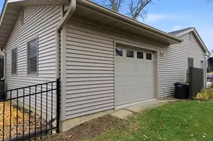 619 Joanne Ln, Dekalb, IL 60115 - Photo 43