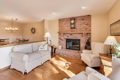 42W231 Retreat Court, Saint Charles, IL 60175 - Photo 7