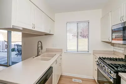 760 Longford Drive, Roselle, IL 60172 - Photo 13