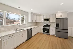 17060 Louis Ave, South Holland, IL 60473 - Photo 9