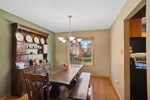 8836 Clifton Ln, Tinley Park, IL 60487 - Photo 7