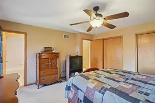 8836 Clifton Ln, Tinley Park, IL 60487 - Photo 15