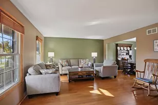 8836 Clifton Ln, Tinley Park, IL 60487 - Photo 5