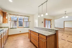 4843 Turner Ct, Country Club Hills, IL 60478 - Photo 7