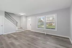 1311 Kingsbury Dr, Hanover Park, IL 60133 - Photo 3