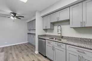 1311 Kingsbury Dr, Hanover Park, IL 60133 - Photo 9