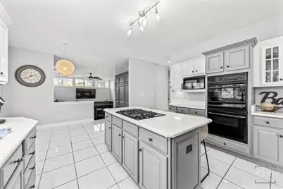 940 Burnham Court, Aurora, IL 60502 - Photo 11