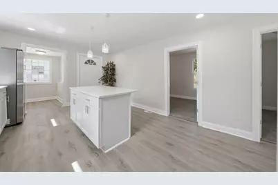 10730 S Wentworth Avenue, Chicago, IL 60628 - Photo 13