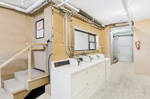 2710 W Summerdale Ave, Chicago, IL 60625 - Photo 15