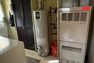 9711 McLean Ave, Melrose Park, IL 60164 - Photo 7