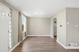 3439 Sangamon St, Steger, IL 60475 - Photo 7