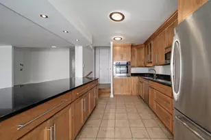 5733 N Sheridan Rd, Chicago, IL 60660 - Photo 13