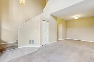 1 Clara Ct, Algonquin, IL 60102 - Photo 9