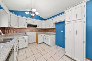 24661 S Wildwood Trail, Crete, IL 60417 - Photo 9