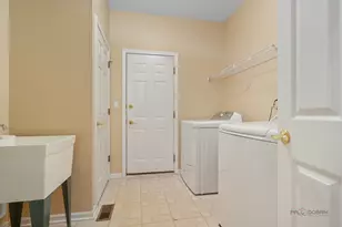 2287 Avalon Dr, Buffalo Grove, IL 60089 - Photo 19