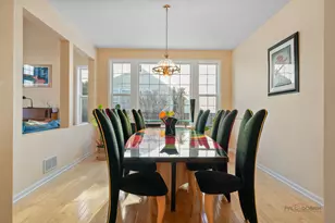 2287 Avalon Dr, Buffalo Grove, IL 60089 - Photo 7