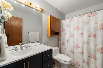 6812 Wainwright Drive, Woodridge, IL 60517 - Photo 11