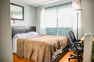 8904 Robin Dr, Des Plaines, IL 60016 - Photo 9