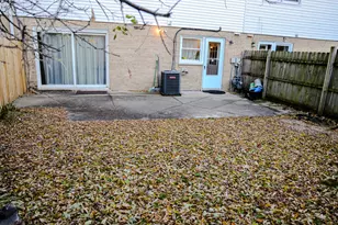 8904 Robin Dr, Des Plaines, IL 60016 - Photo 19