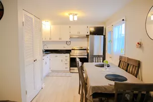 8904 Robin Dr, Des Plaines, IL 60016 - Photo 15