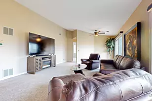 2450 Raleigh Ct, Schaumburg, IL 60193 - Photo 3