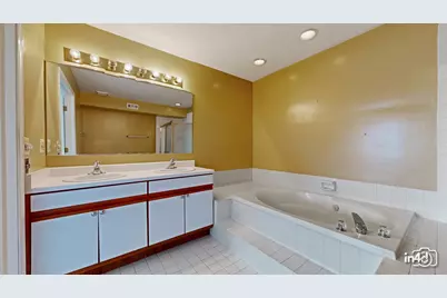 2450 Raleigh Court #2, Schaumburg, IL 60193 - Photo 9