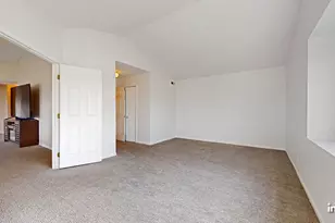 2450 Raleigh Ct, Schaumburg, IL 60193 - Photo 7