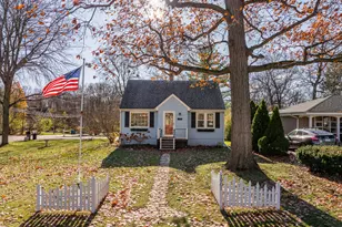 1901 Curtiss St, Downers Grove, IL 60515 - Photo 1