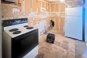 2150 E 79th St, Chicago, IL 60649 - Photo 27