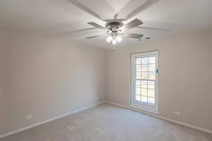 804 Chasefield Ln, Crystal Lake, IL 60014 - Photo 9