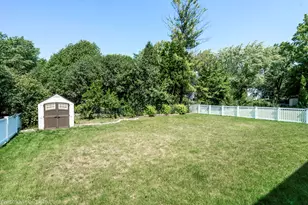124 Midway Ln, Vernon Hills, IL 60061 - Photo 37