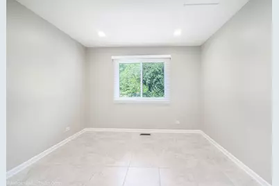 124 Midway Lane, Vernon Hills, IL 60061 - Photo 27