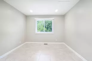 124 Midway Ln, Vernon Hills, IL 60061 - Photo 27