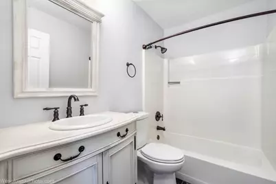 124 Midway Lane, Vernon Hills, IL 60061 - Photo 21