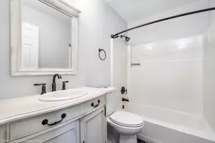 124 Midway Ln, Vernon Hills, IL 60061 - Photo 21