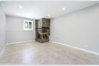 124 Midway Lane, Vernon Hills, IL 60061 - Photo 25