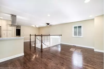 124 Midway Lane, Vernon Hills, IL 60061 - Photo 11