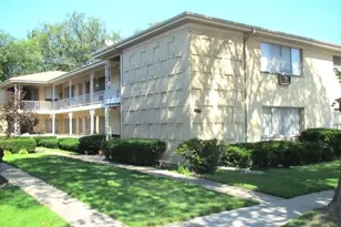 725 Busse Hwy, Park Ridge, IL 60068 - Photo 1