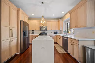 142 N Dixon Dr, Batavia, IL 60510 - Photo 11