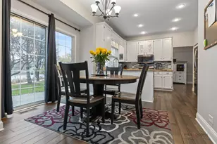 943 Chesapeake Blvd, Grayslake, IL 60030 - Photo 15