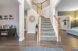 943 Chesapeake Blvd, Grayslake, IL 60030 - Photo 5