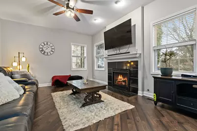 943 Chesapeake Boulevard, Grayslake, IL 60030 - Photo 13