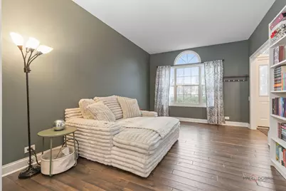 943 Chesapeake Boulevard, Grayslake, IL 60030 - Photo 9